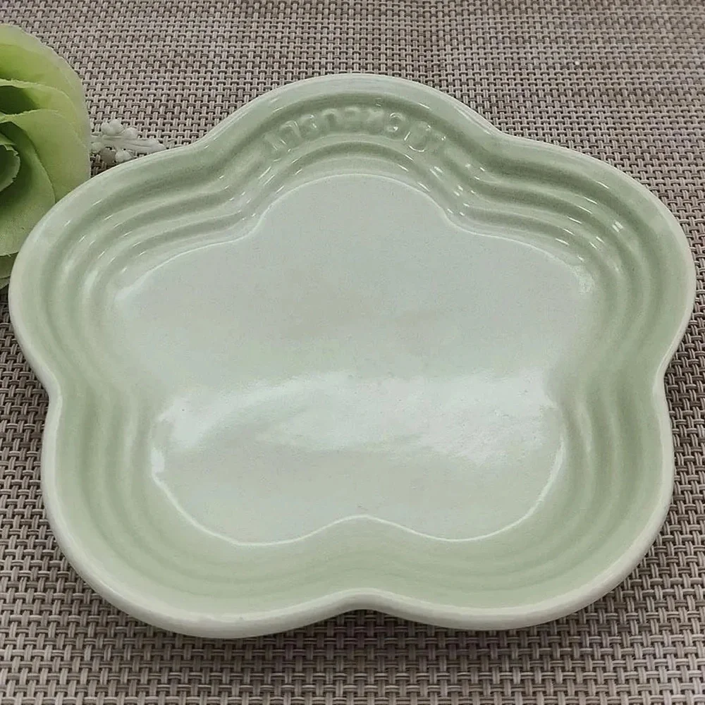Le Creuset Stoneware Flower Petal Scalloped Trinket Dish Plate Tray